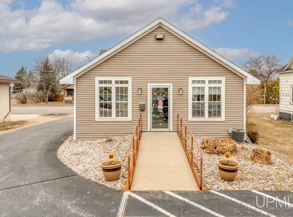 1214 N Lincoln, Escanaba, MI 49829