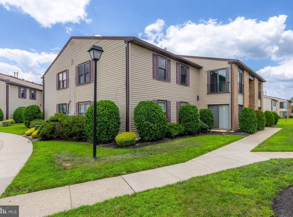 18 BRIGHTON PLACE, SEWELL, NJ 08080