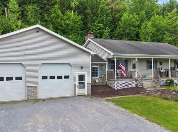 3992 Main Road, Huntington, VT 05462