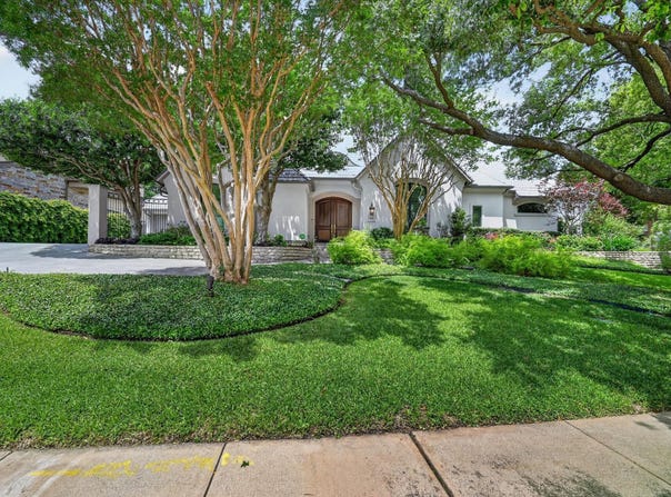 14819 Bellbrook Drive, Addison, TX 75254