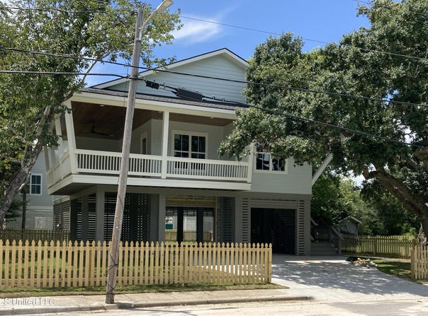 223 Clark Avenue, Pass Christian, MS 39571