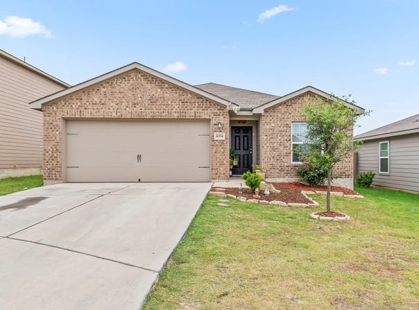 4004 Cressler LN, Jarrell, TX 76537