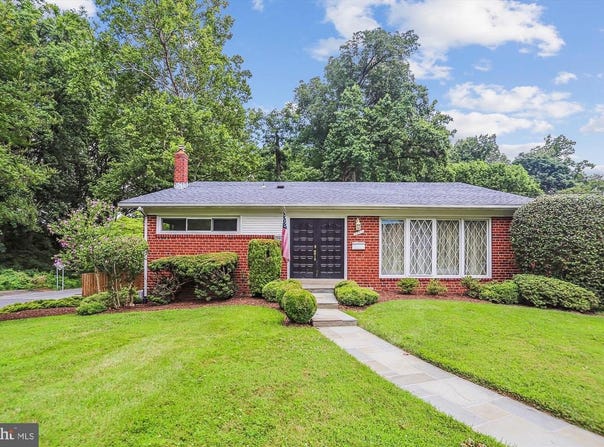 3909 WOODLAWN RD, CHEVY CHASE, MD 20815