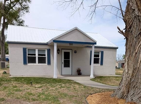 517 S Quincy, St Francis, KS 67756