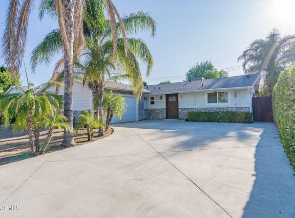 6555 Debs Avenue, West Hills, CA 91307