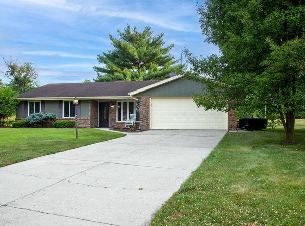 11606 Markham Court, Leo, IN 46765