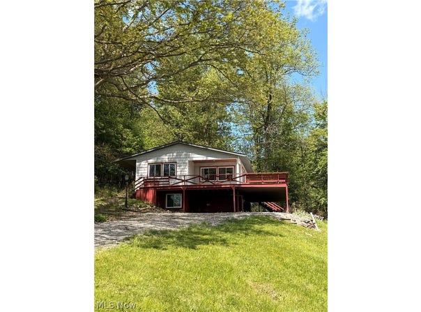 71 E Mohawk Drive, Malvern, OH 44644