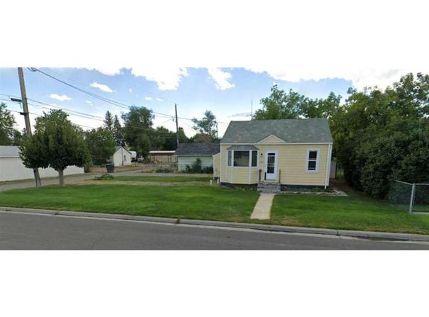 354 W 4th St, Powell, WY 82435