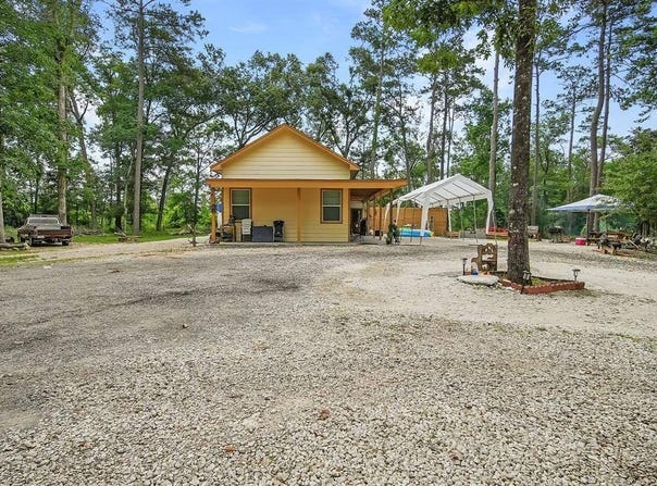 466 County Road 3376, Cleveland, TX 77327