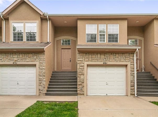 461 S Woodson Lane, Gardner, KS 66030