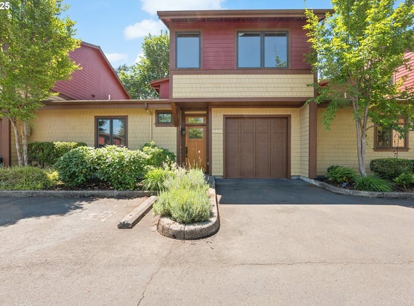1425 PERDUE LOOP, Eugene, OR 97401