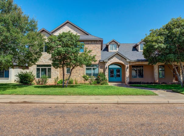 1102 N 14th Street, Wolfforth, TX 79382