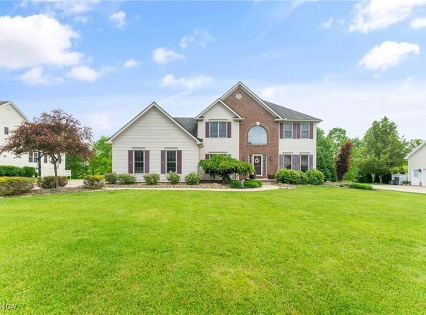 73 Lake Wobegon Drive, Canfield, OH 44406