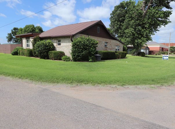 116 E Main, Taloga, OK 73667