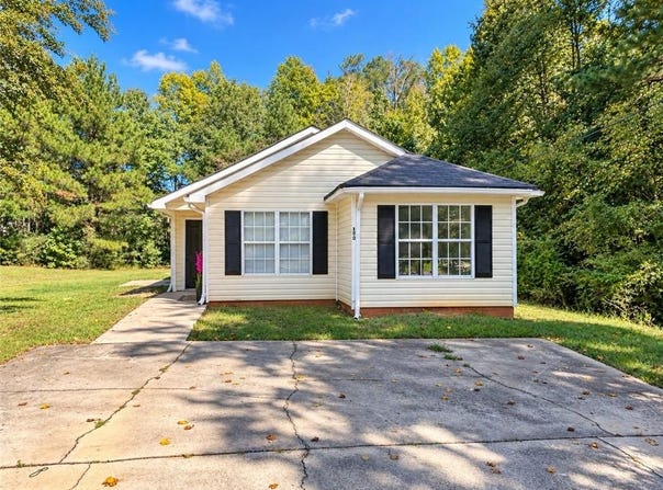 200 Pine Ridge Drive, Carrollton, GA 30117