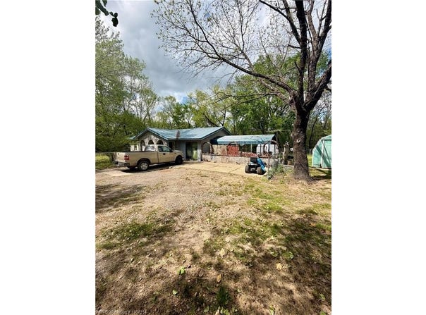 22480 Cannery RD, Spiro, OK 74959