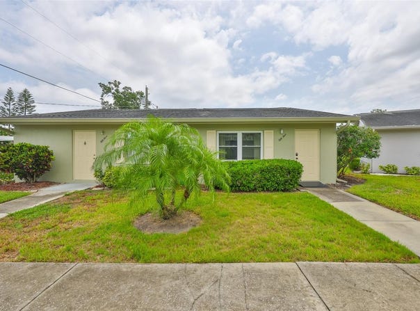 302 CANTON COURT, SUN CITY CENTER, FL 33573