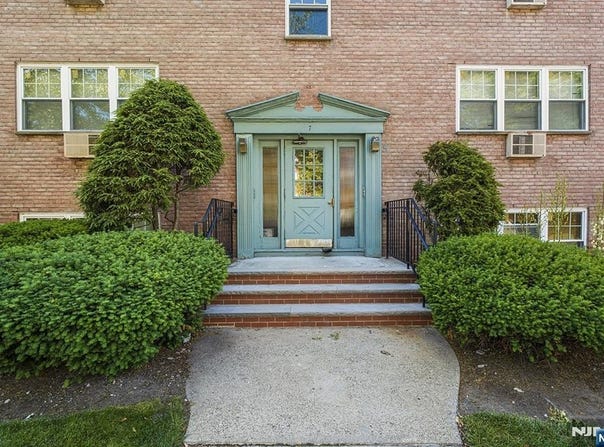 138 Clinton Place, Hackensack, NJ 07601