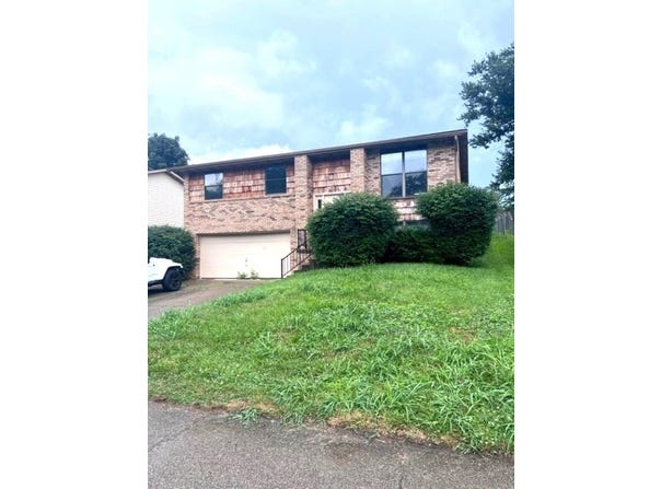 18 Colonial Ct, Barboursville, WA 25504