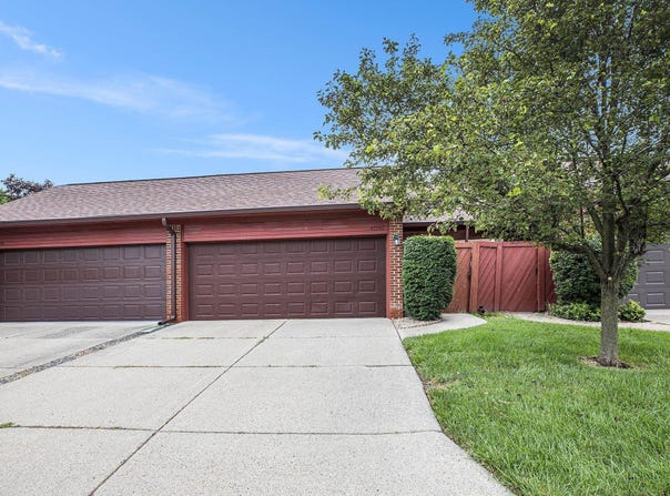 42142 Toddmark, Clinton Township, MI 48038