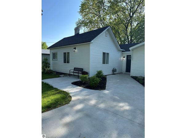 234 Charles Street, Elk Rapids, MI 49629-9763