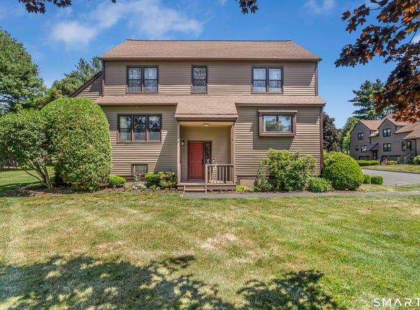 16 Stillmeadow Circle, Monroe, CT 06468