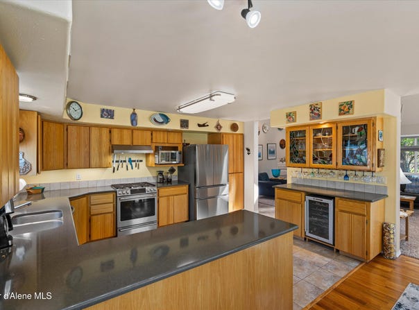 16691 W Hollister Hills Dr, Hauser, ID 83854
