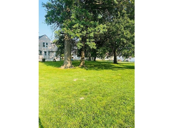 623 and 627 Vest Avenue, Valley Park, MO 63088