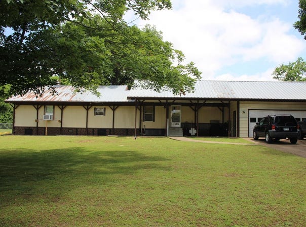 305 S 6TH STREET, Flippin, AR 72634