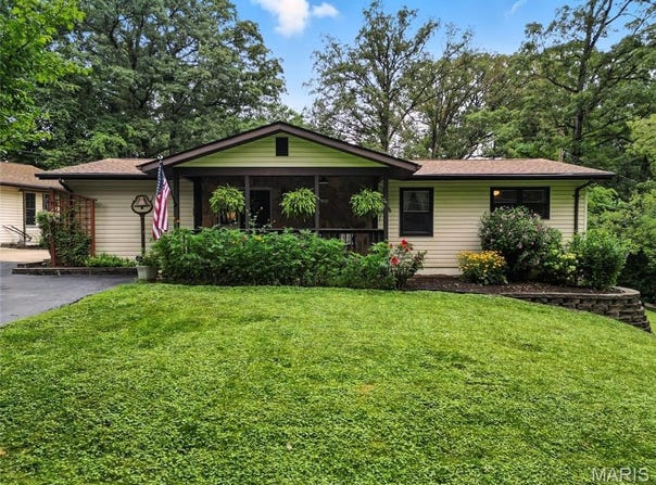 2617 Forest Lane, High Ridge, MO 63049