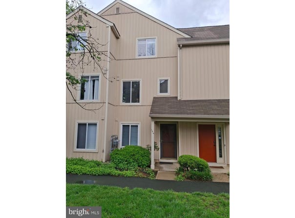 154 W WOODLAKE DRIVE, MARLTON, NJ 08053