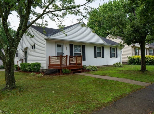 890 Independence Avenue, Akron, OH 44310