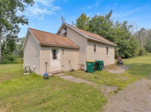 7599 State Road, Colden, NY 14033