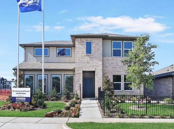 2402 APEX AVE, Grand Prairie, TX 75052