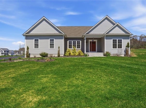 1291 Central Avenue, Johnston, RI 02919