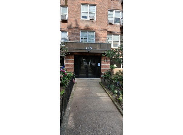 325 E 201 Street, Bronx, NY 10458