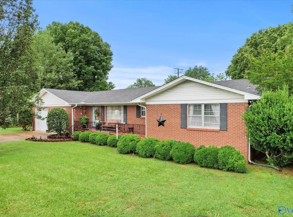 136 Christopher Circle, Athens, AL 35611