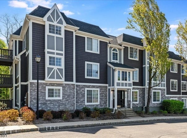 81 Village Dr, Morris Twp., NJ 07960-7316