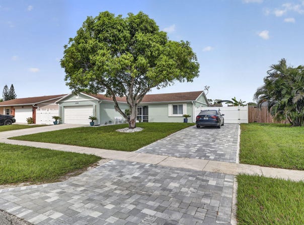 10145 Penzance Lane, Royal Palm Beach, FL 33411