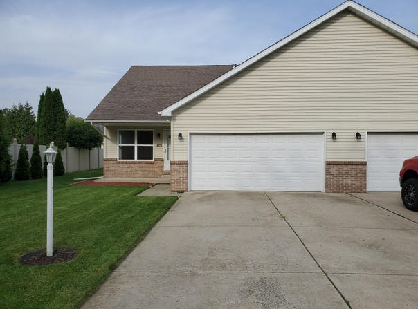 1709 Daisy Street SE, DeMotte, IN 46310
