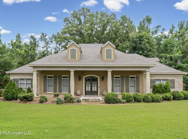 370 Deer Run, Batesville, MS 38606