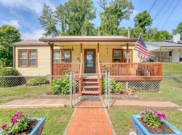 819 Valley River Avenue, Murphy, NC 28906