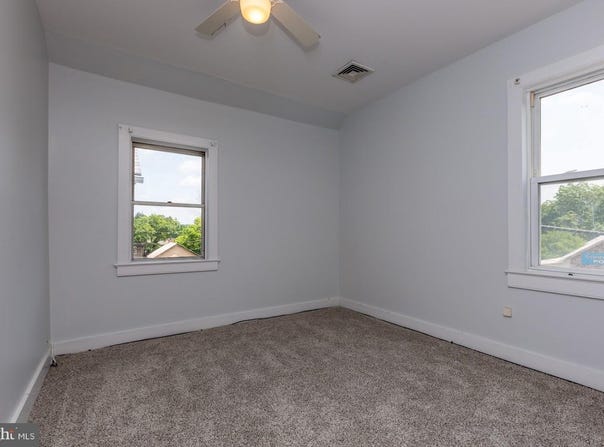 371 PITTSTOWN ROAD, PITTSTOWN, NJ 08867
