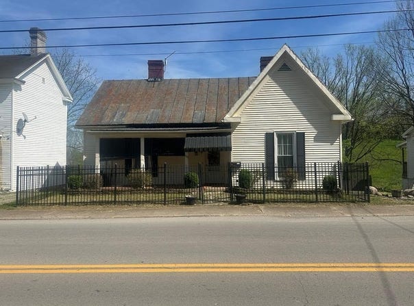 225 Mt Sterling Avenue, Flemingsburg, KY 41041
