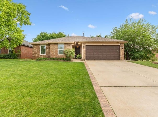 1712 De Vita Road, Edmond, OK 73003