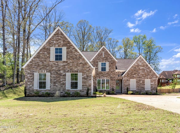 2113 Belmarie Drive, Southaven, MS 38672