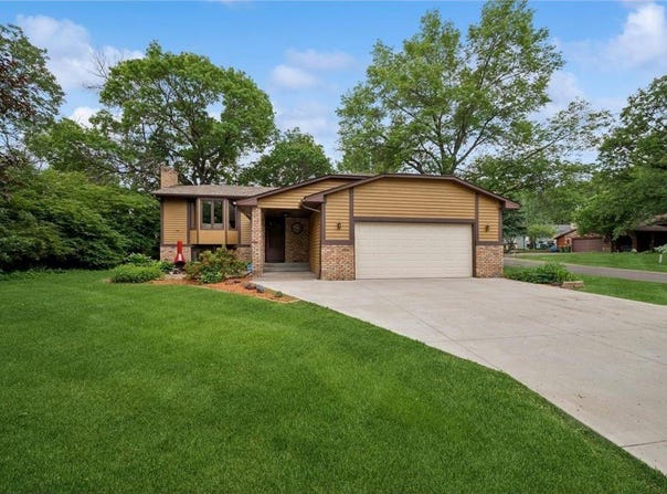 300 120th Avenue NW, Coon Rapids, MN 55448