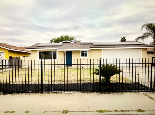 1933 W Buena Vista Avenue, Visalia, CA 93291