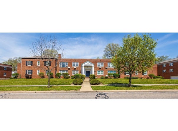 17007 Van Aken Boulevard unit: 2, Shaker Heights, OH 44120