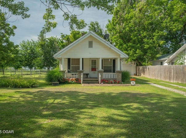 161 E Main Street, Goodman, MO 64843
